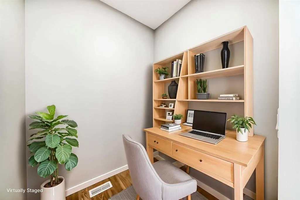 147 Bartlett Crescent SE