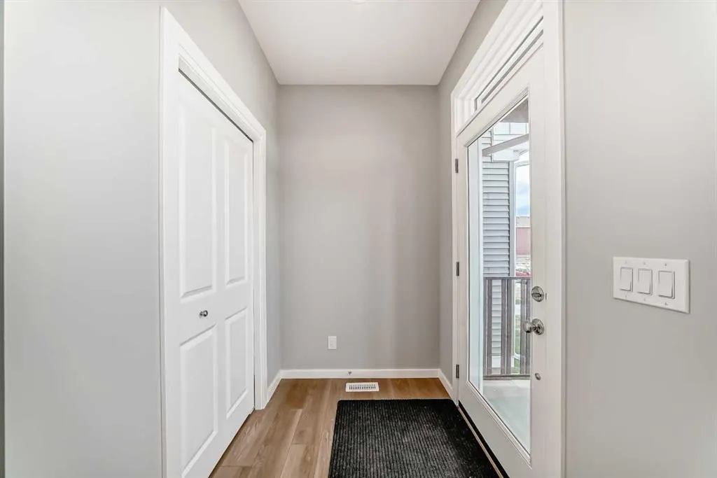 147 Bartlett Crescent SE