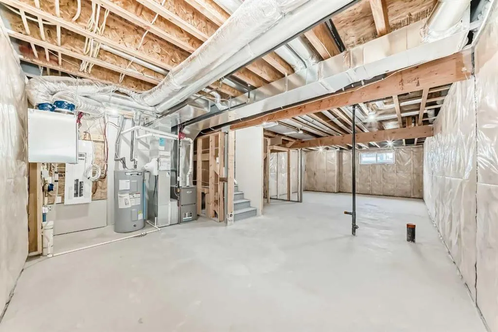 147 Bartlett Crescent SE