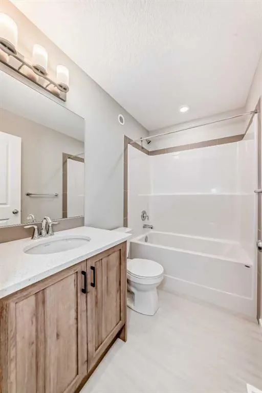 147 Bartlett Crescent SE