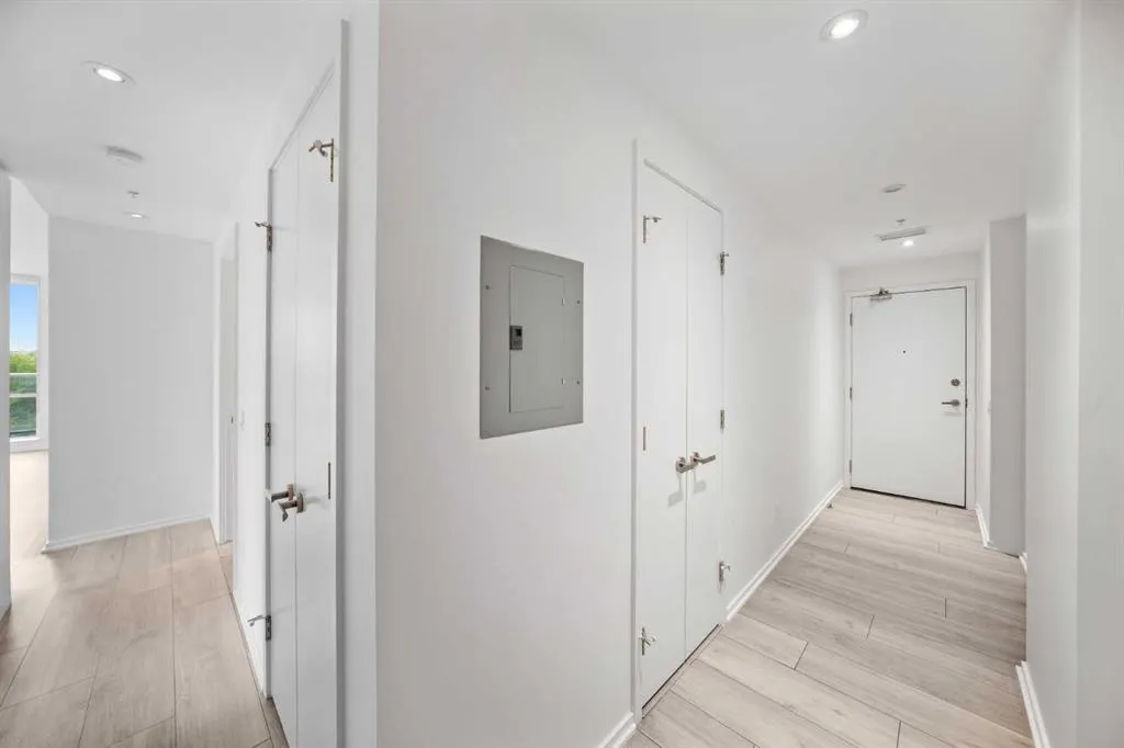 615 6 Avenue SE, #210