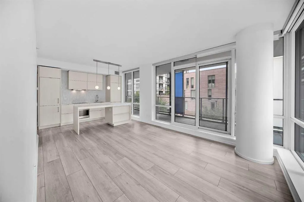 615 6 Avenue SE, #210