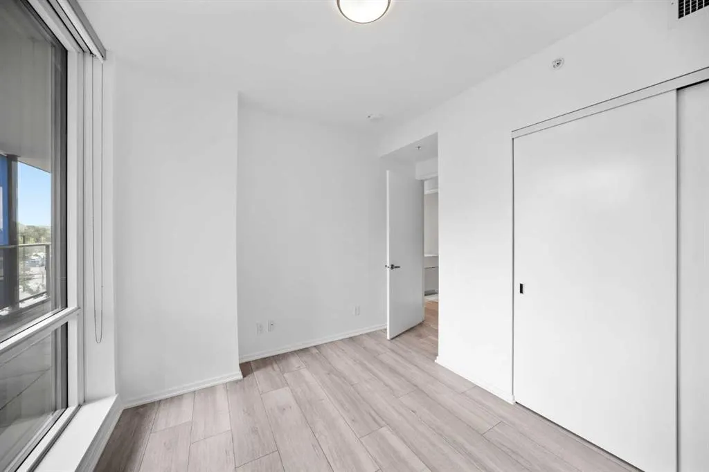 615 6 Avenue SE, #210