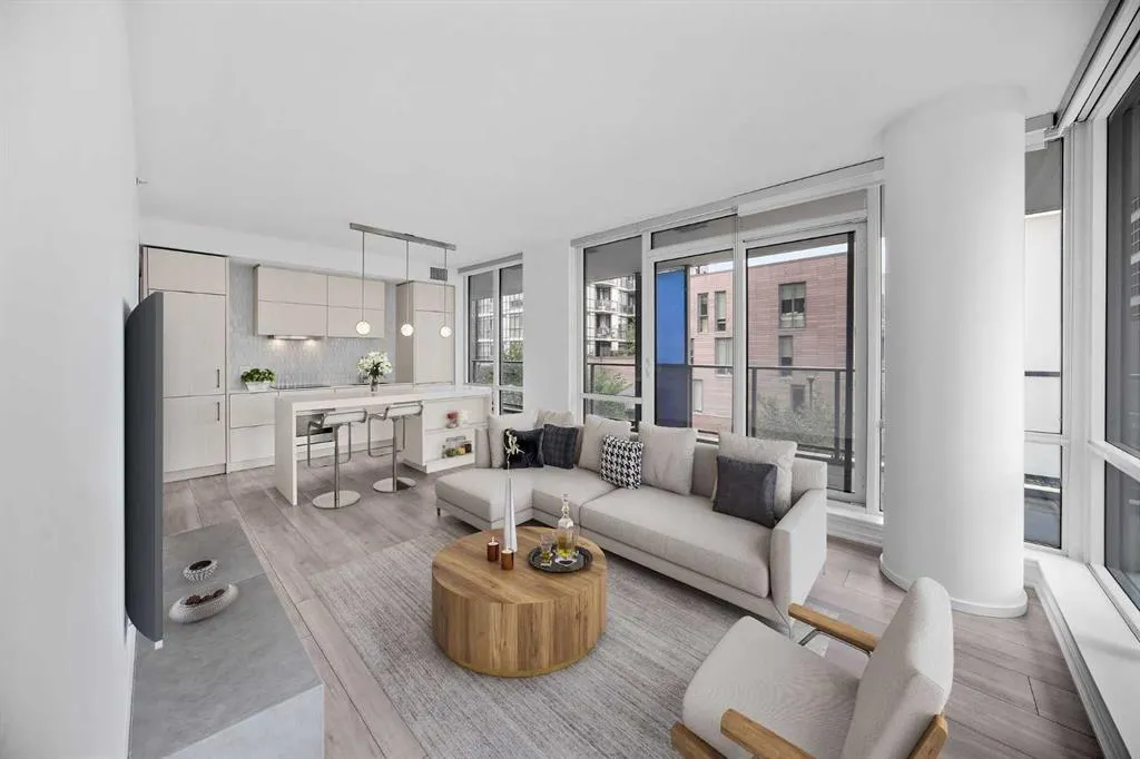 615 6 Avenue SE, #210