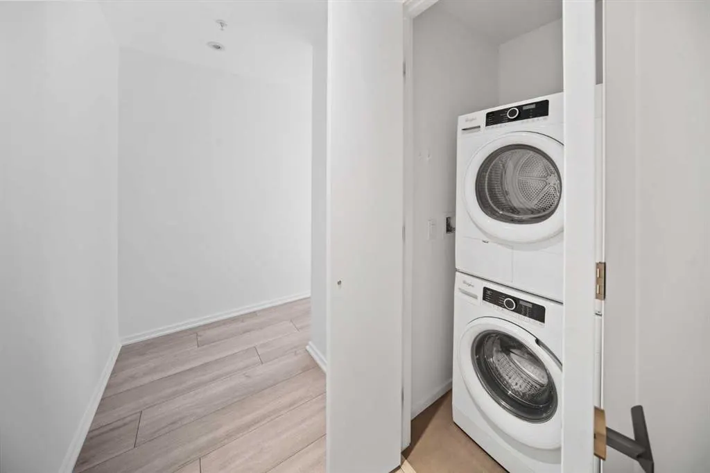 615 6 Avenue SE, #210