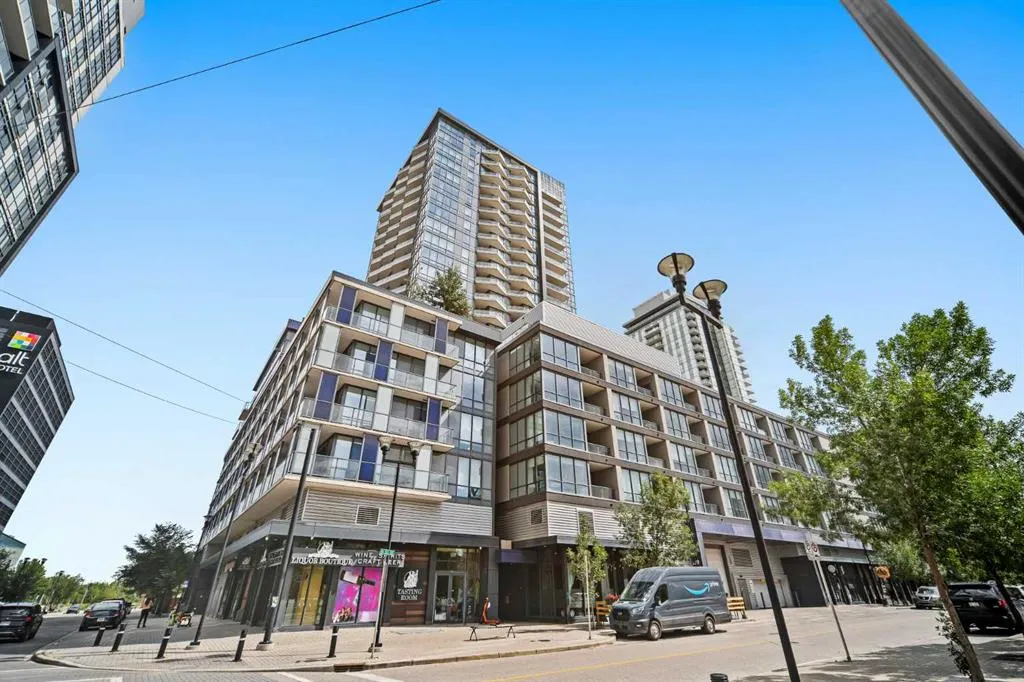 615 6 Avenue SE, #210