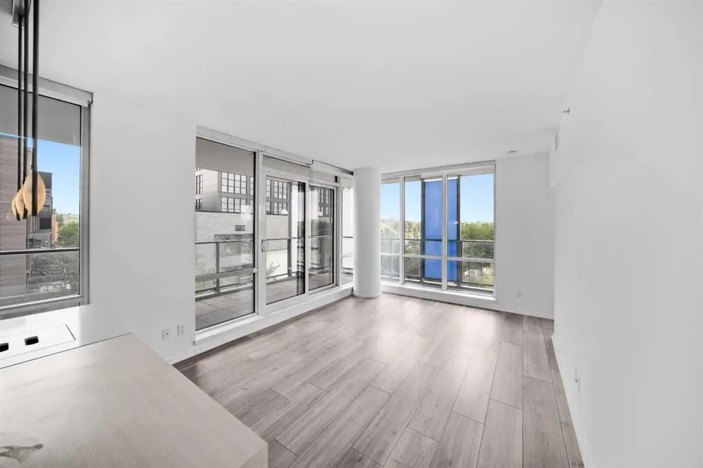 615 6 Avenue SE, #210