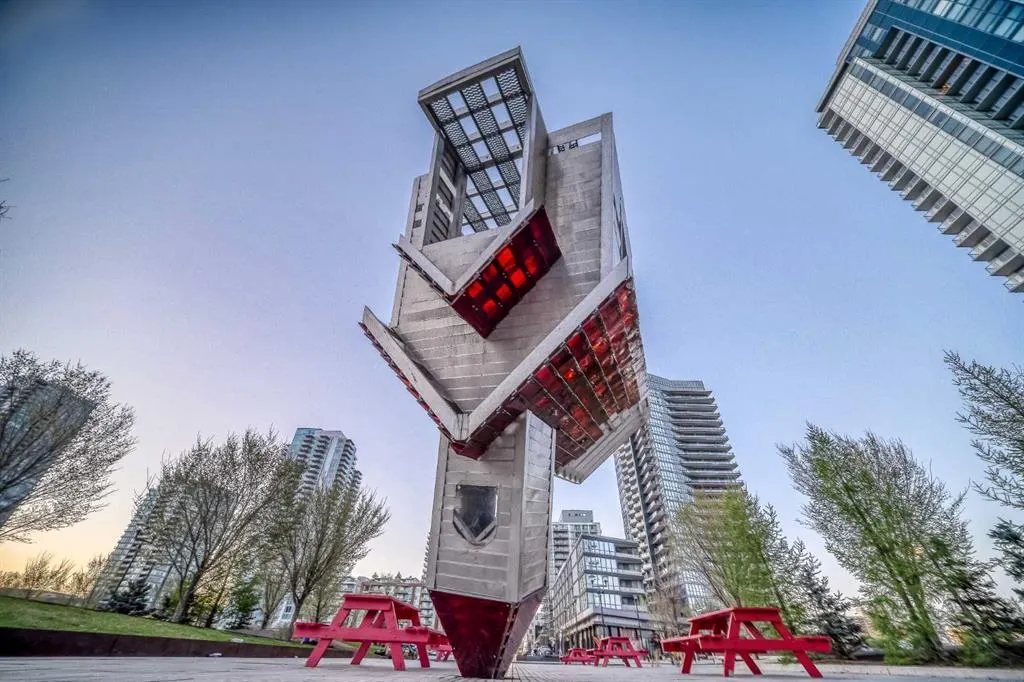 615 6 Avenue SE, #210