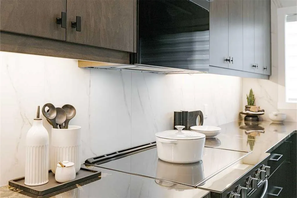 186 Bridgeport Circle W