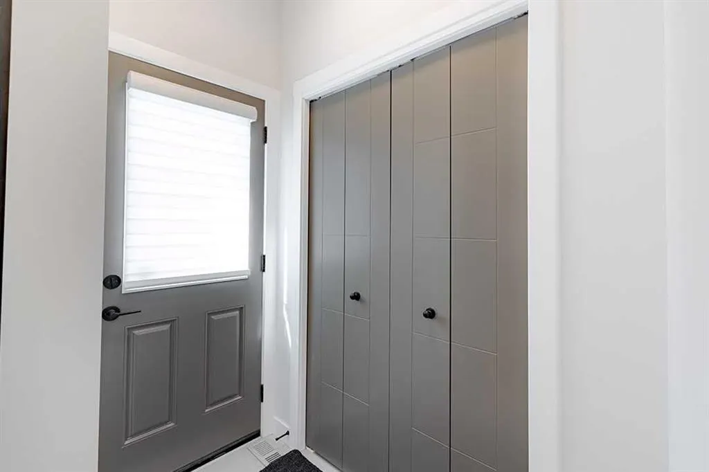 186 Bridgeport Circle W