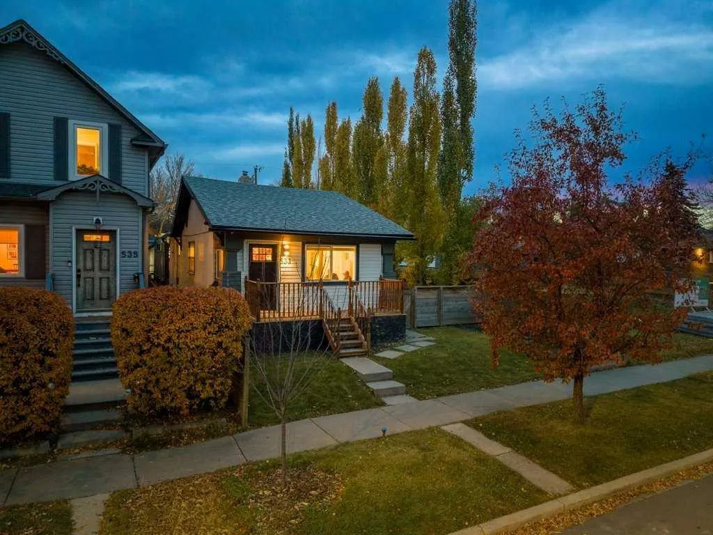 533 12 Avenue NE