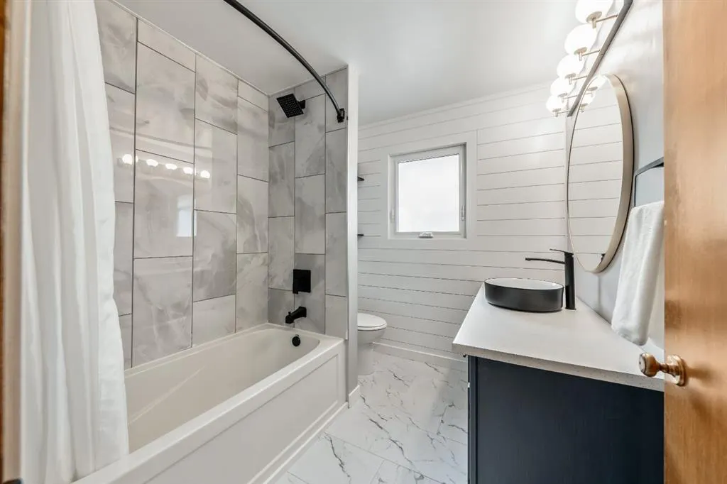 2539 Chicoutimi Drive NW