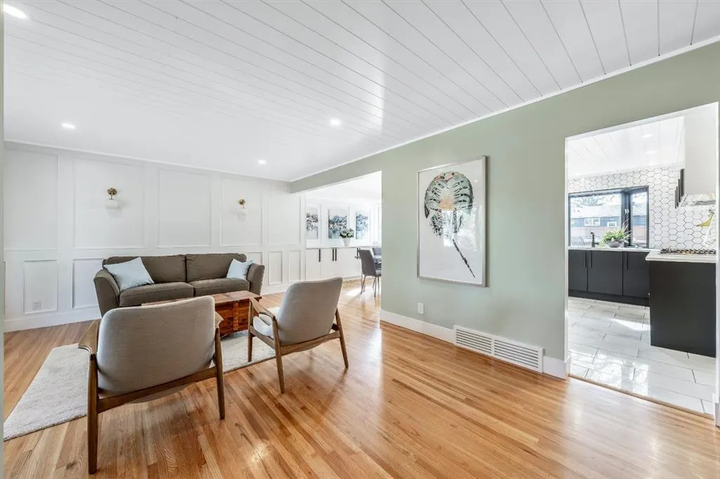 2539 Chicoutimi Drive NW