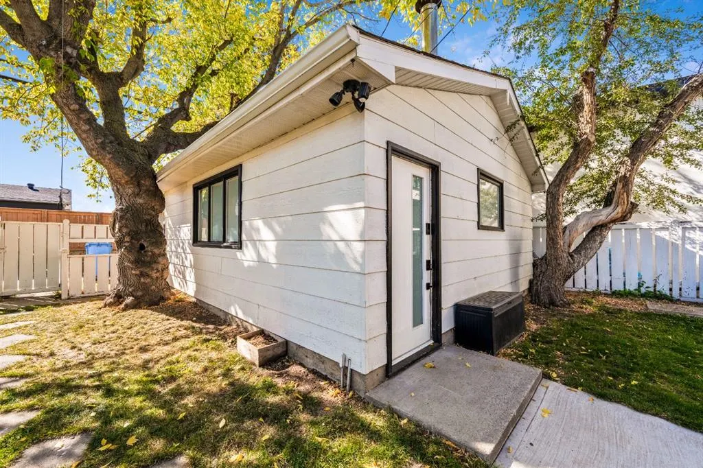 2539 Chicoutimi Drive NW