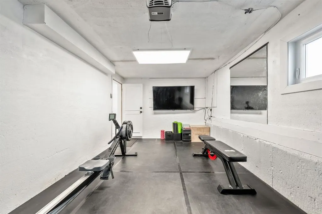 2539 Chicoutimi Drive NW