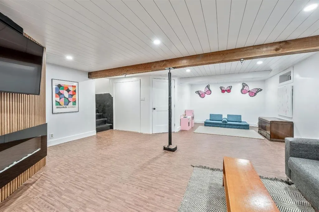 2539 Chicoutimi Drive NW