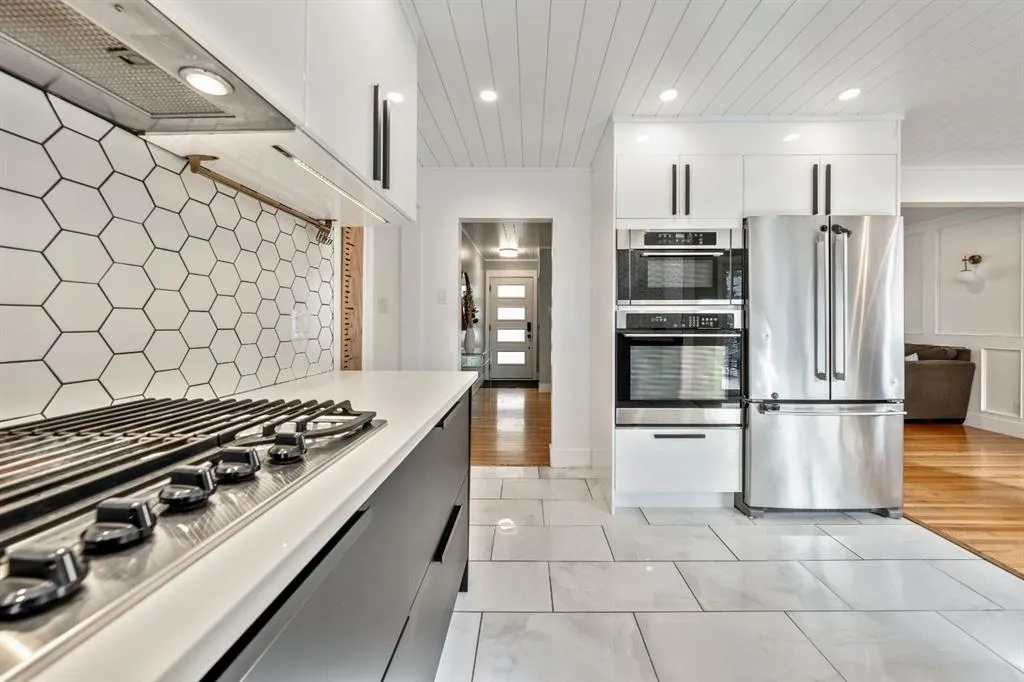 2539 Chicoutimi Drive NW