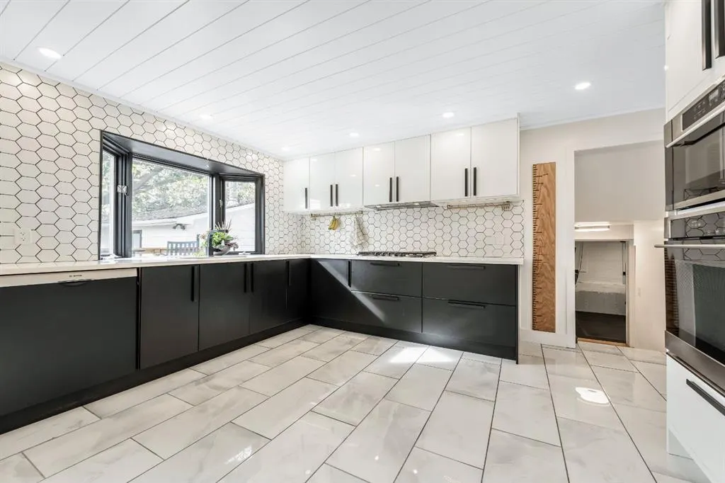 2539 Chicoutimi Drive NW