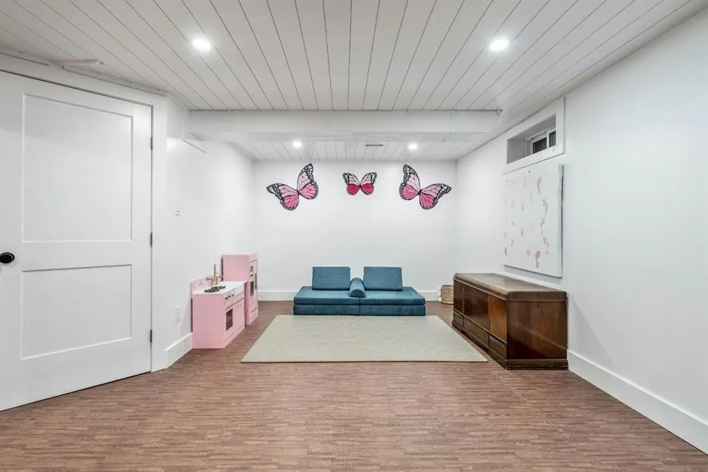 2539 Chicoutimi Drive NW