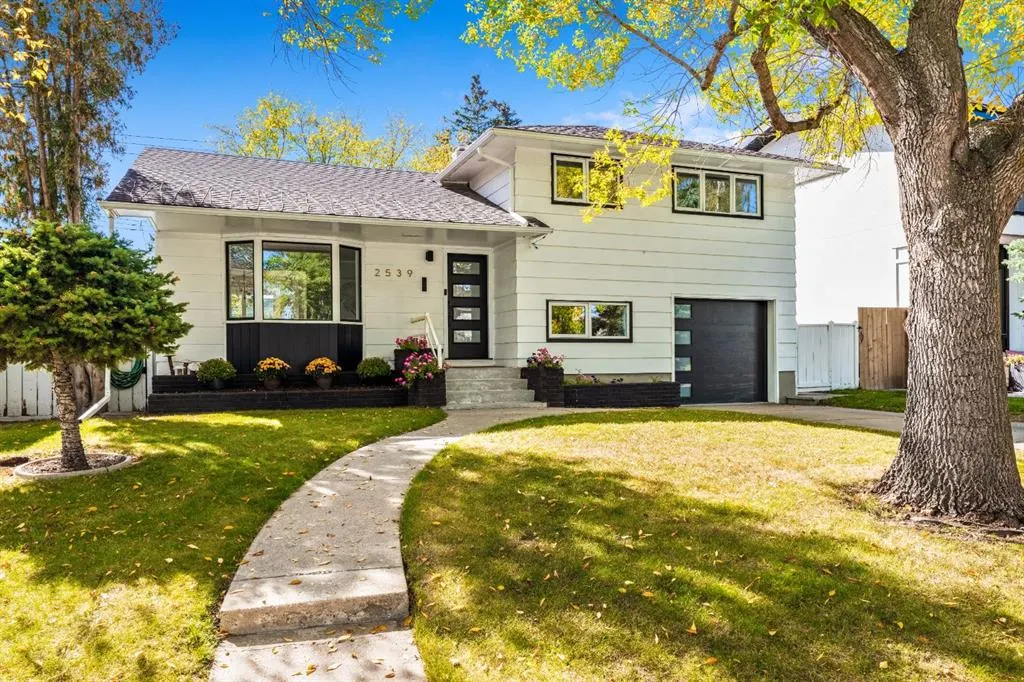 2539 Chicoutimi Drive NW