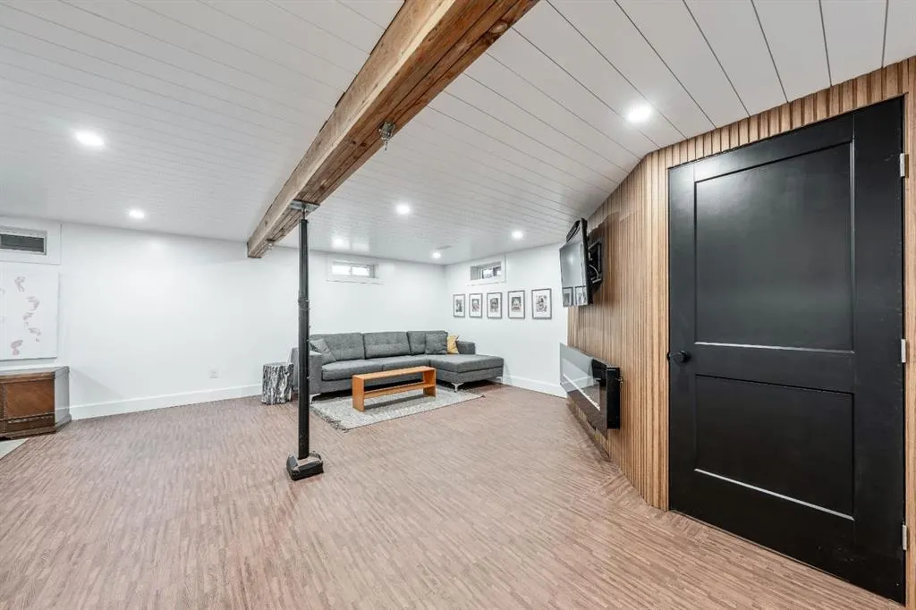 2539 Chicoutimi Drive NW