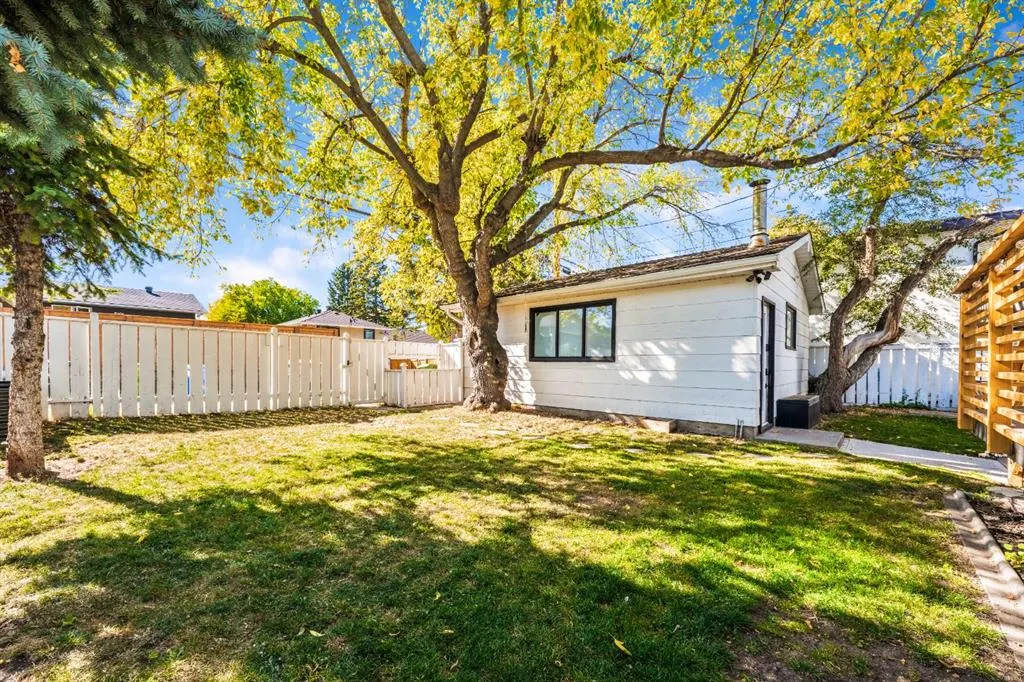 2539 Chicoutimi Drive NW