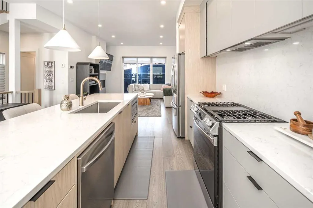 2409B Richmond Road SW