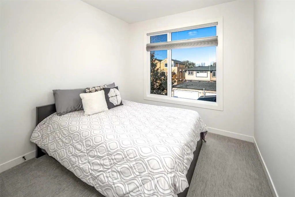 2409B Richmond Road SW