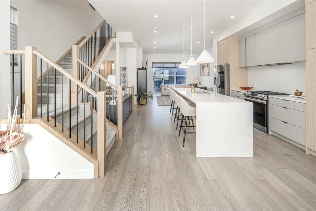 2409B Richmond Road SW