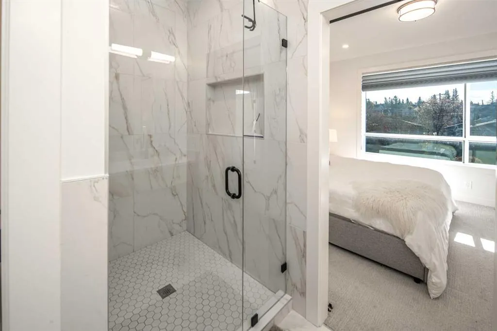 2409B Richmond Road SW