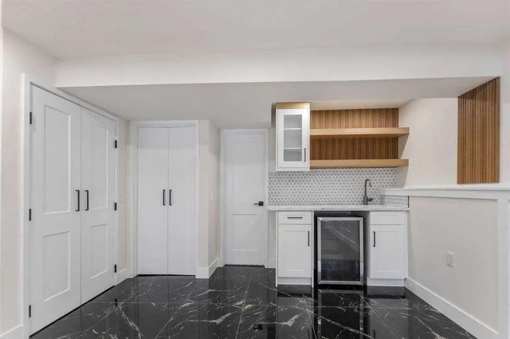 619 Arlington Drive SE