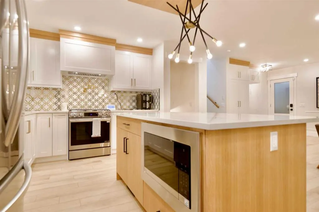 619 Arlington Drive SE