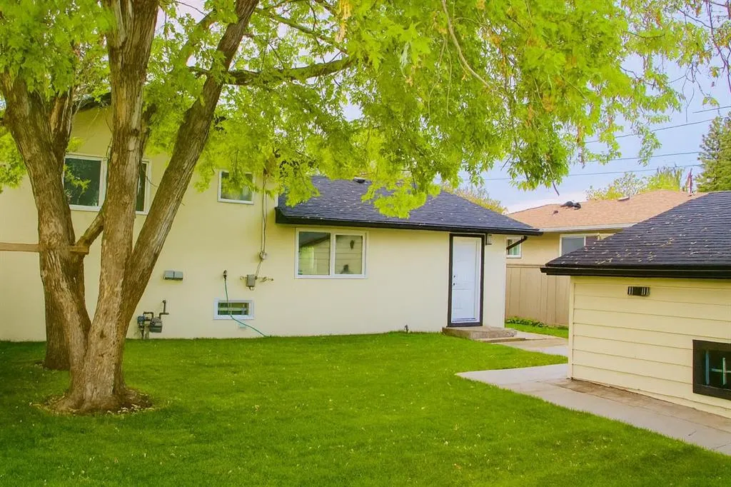 619 Arlington Drive SE