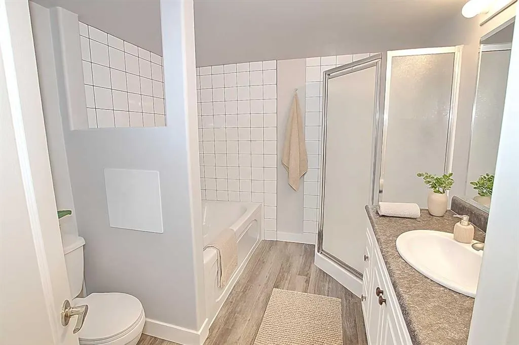 5435 Lakeshore Drive, #106