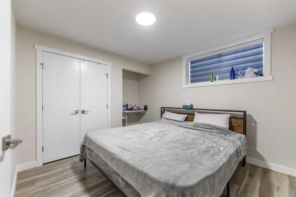 391 Corner Meadows Avenue NE