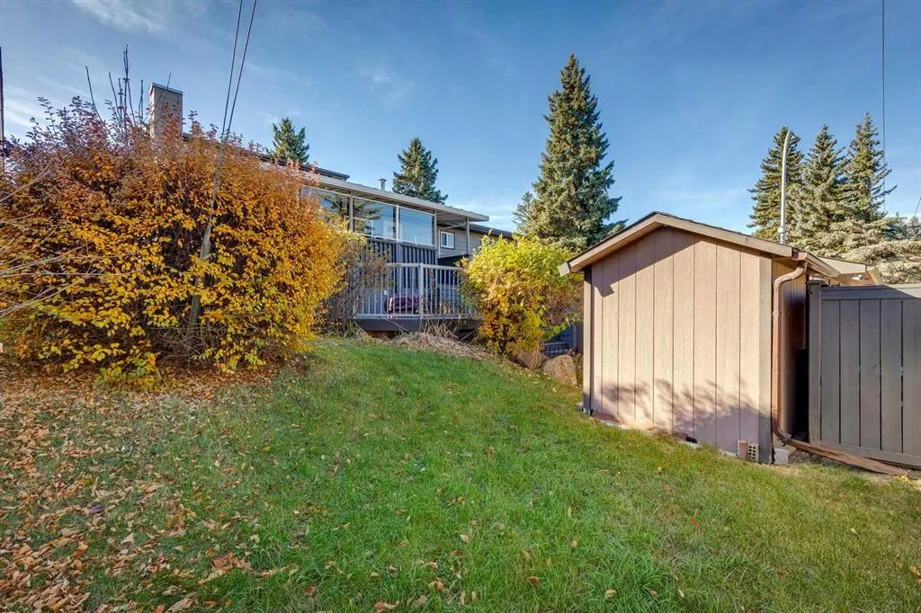 3020 Palliser Drive SW