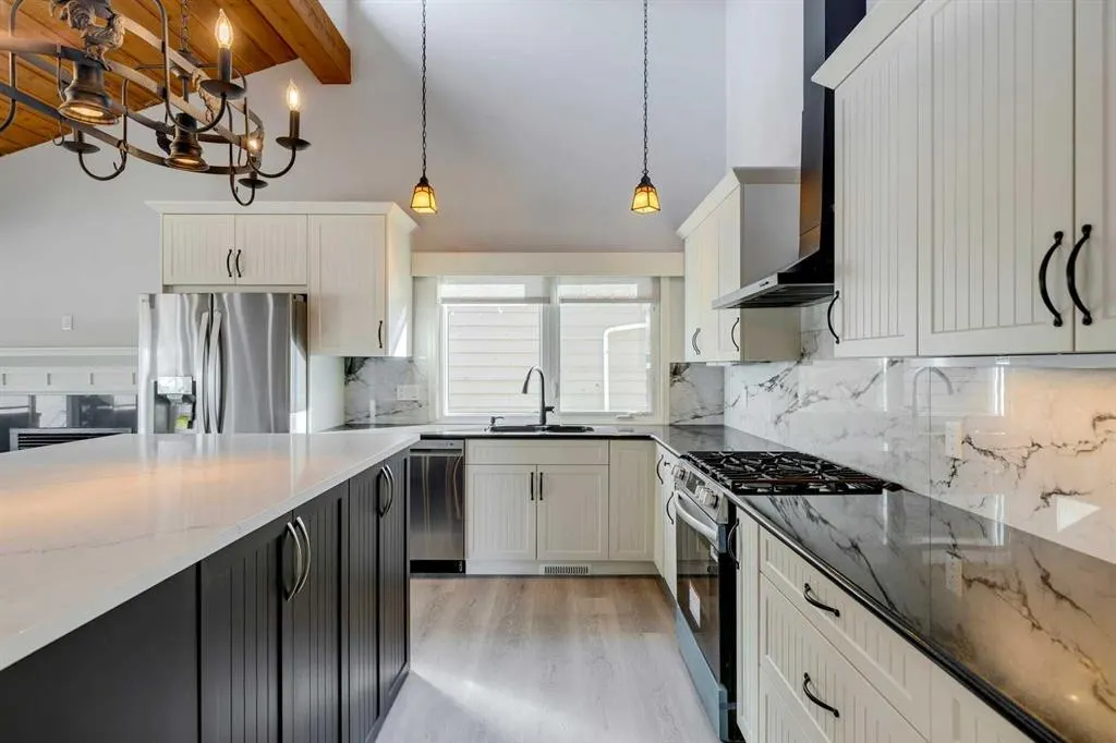 3020 Palliser Drive SW