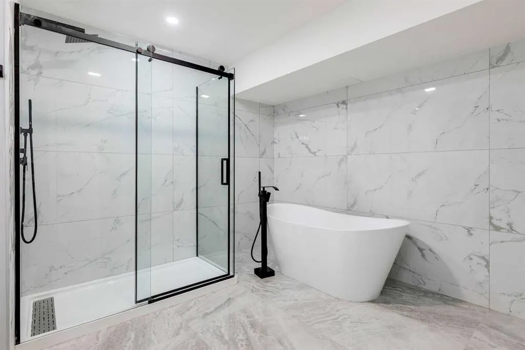 3020 Palliser Drive SW