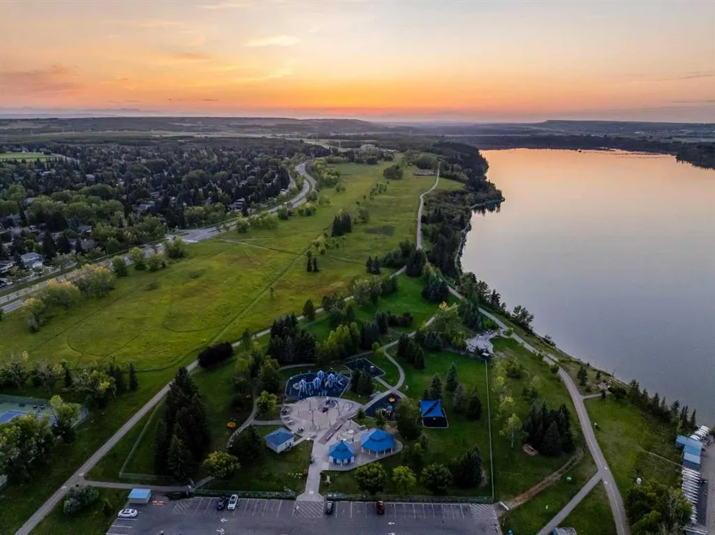 3020 Palliser Drive SW