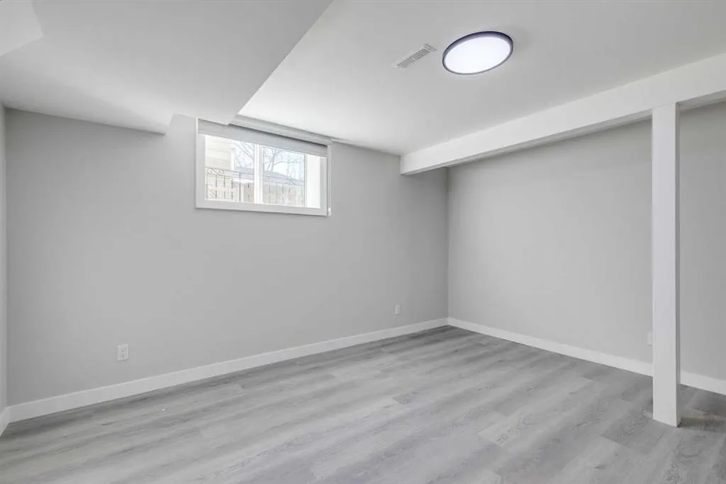 3020 Palliser Drive SW