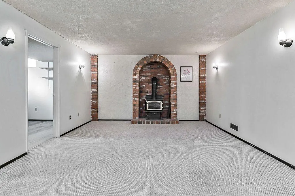 60 Rundlelawn Place NE