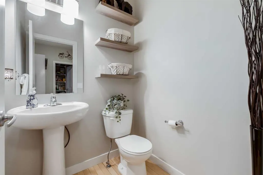 1908 Baywater Alley SW