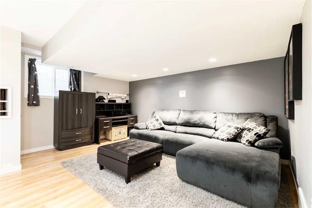 1908 Baywater Alley SW