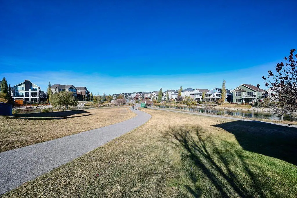 165 Bayside Point SW