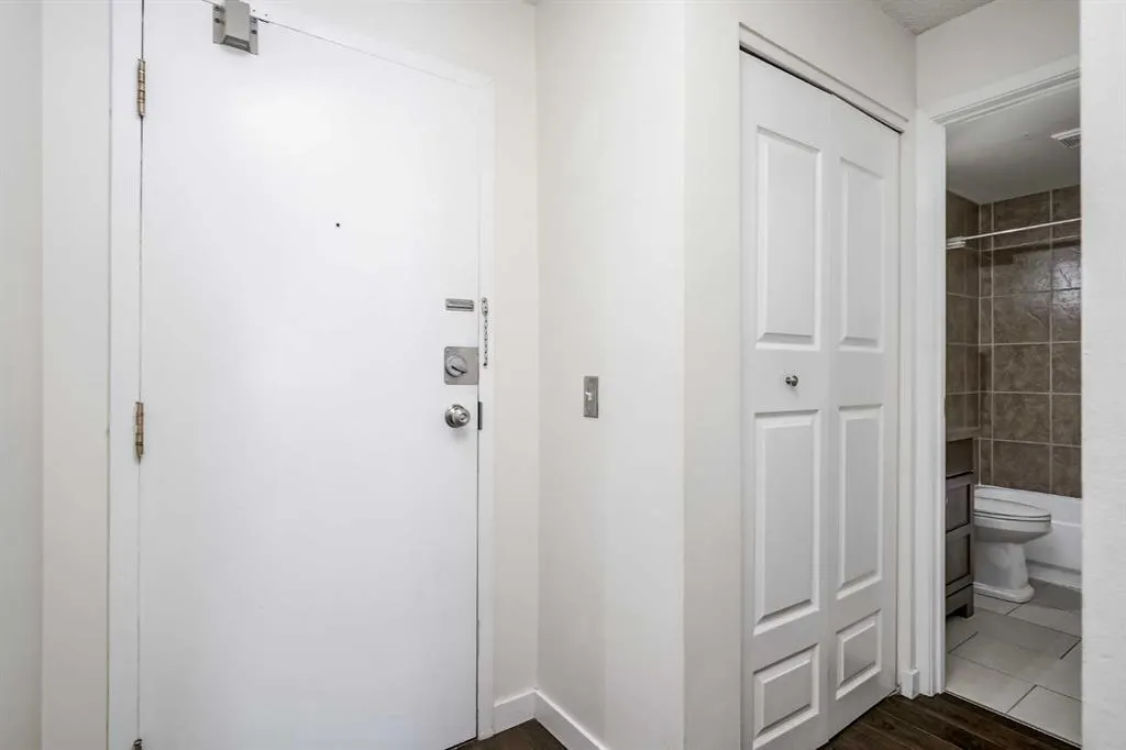 130 25 Avenue SW, #208