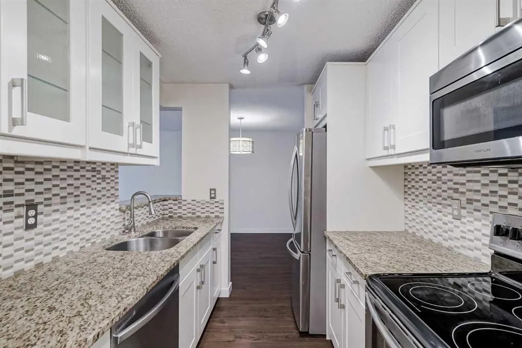 130 25 Avenue SW, #208