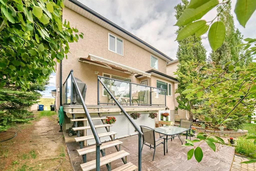 146 Scenic View Close NW