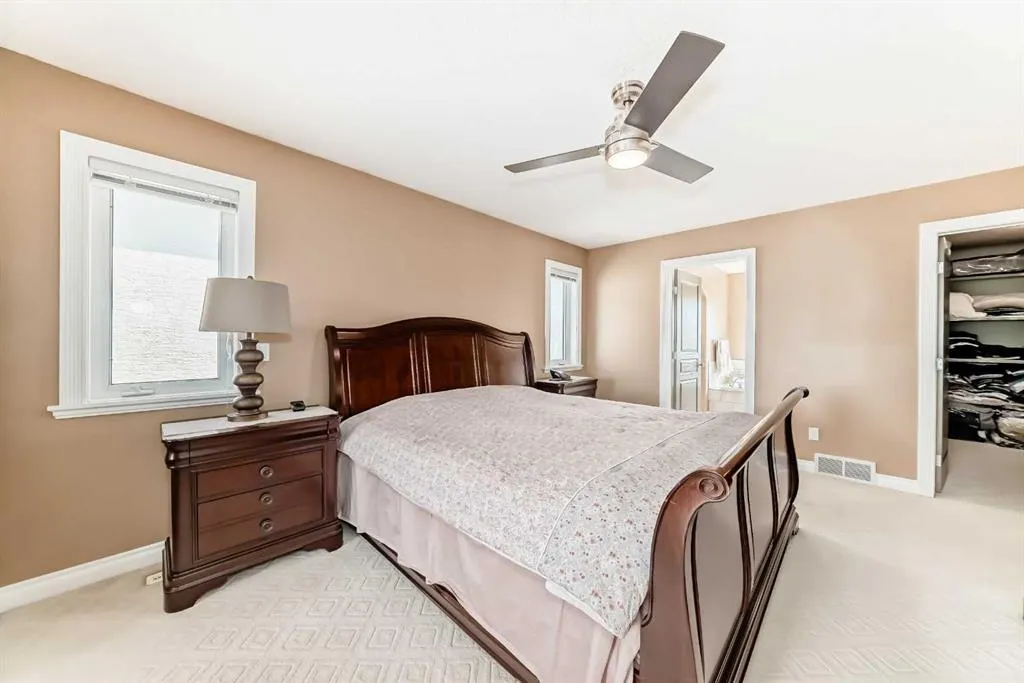 146 Scenic View Close NW