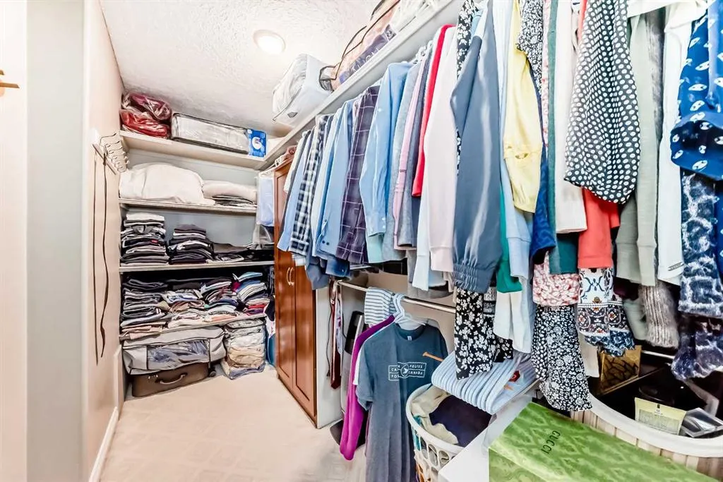 146 Scenic View Close NW