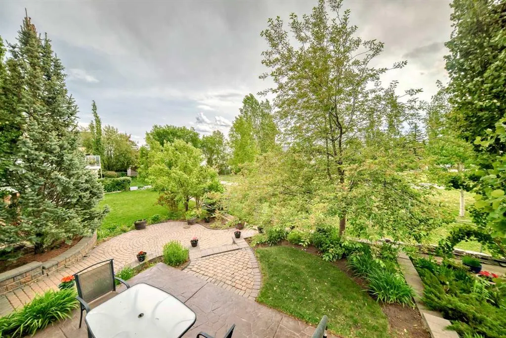 146 Scenic View Close NW